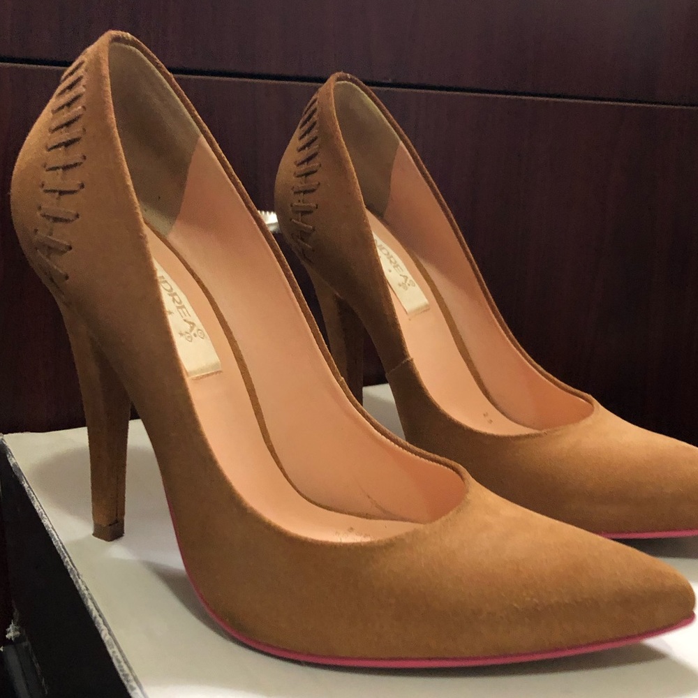 Andrea - Suede Pumps